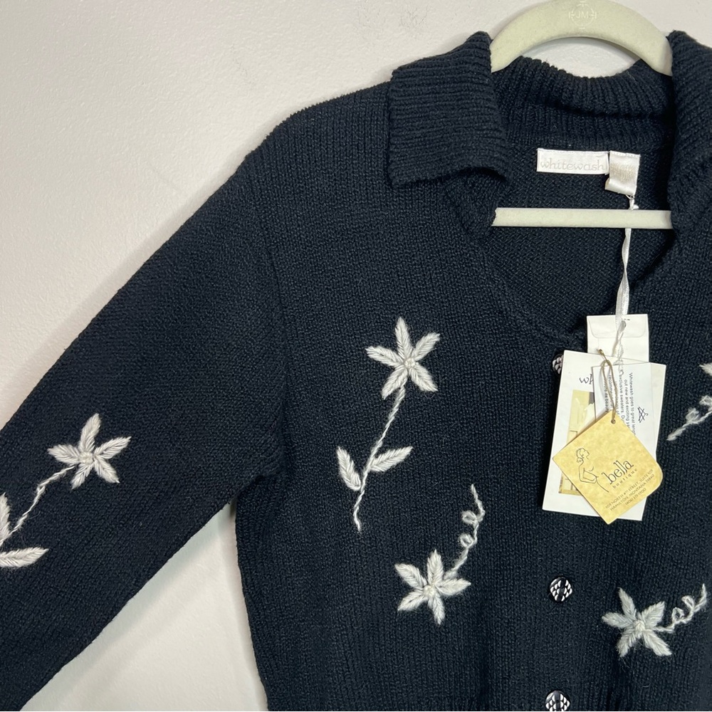 Whitewash Ladimir black and white floral stitch cardigan sweater size Medium - Picture 9 of 16